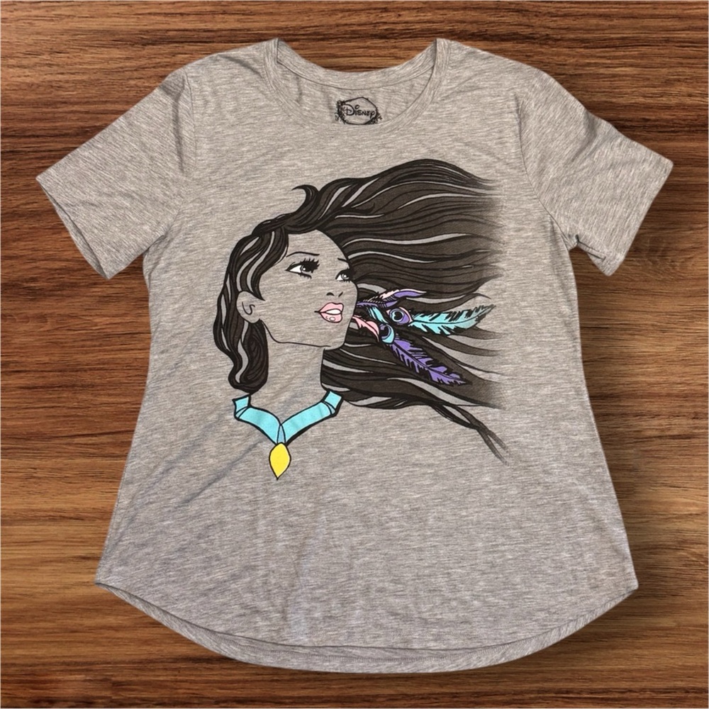 Disney Pocahontas Heather Gray Boyfriend Tee with Turquoise Accents Size L